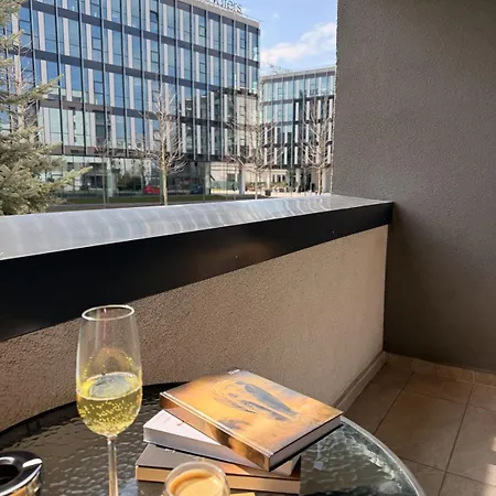 2 Beds - Free Parking - Steps To Coresi Mall * Brașov