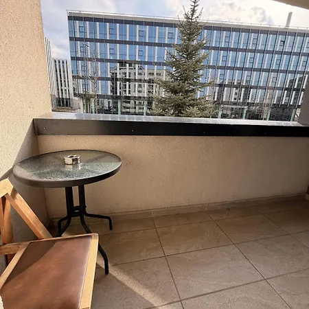 2 Beds - Free Parking - Steps To Coresi Mall *