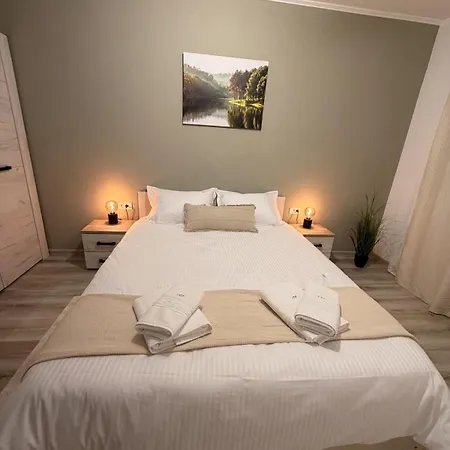 2 Beds - Free Parking - Steps To Coresi Mall *