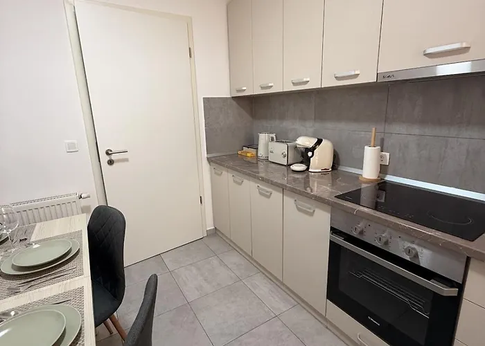 Lep Coresi Walk To Everything